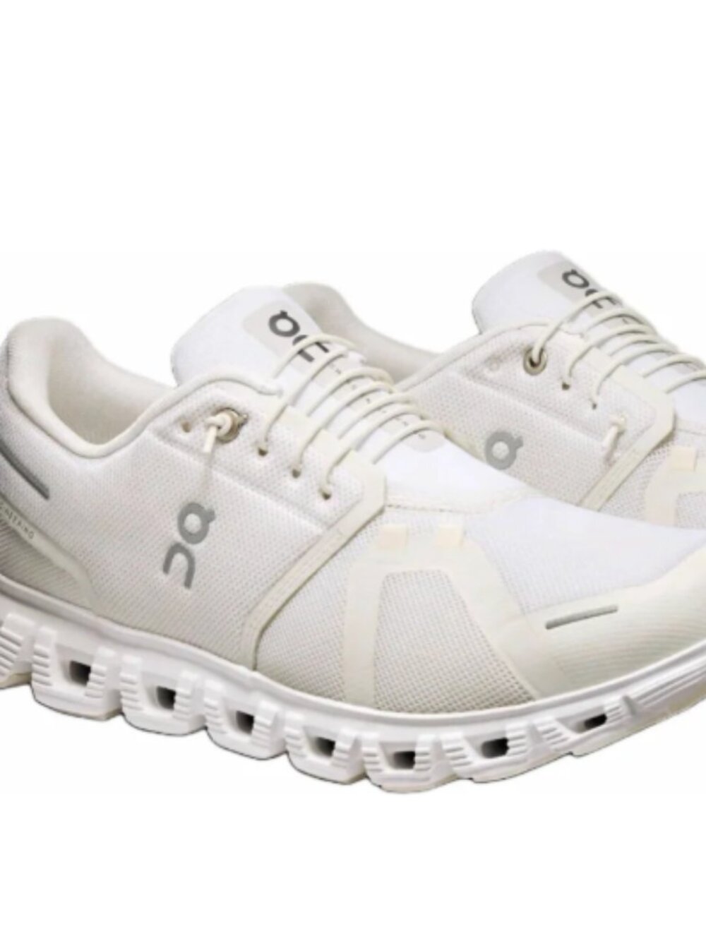 On Running Cloud 6 'All White'